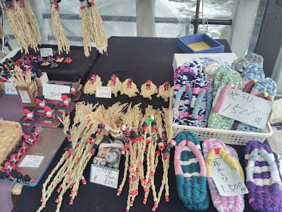 手造り飛騨のさるぼぼ 宮川朝市 中屋